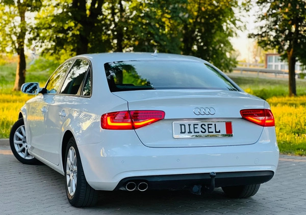 Audi A4 cena 47900 przebieg: 204535, rok produkcji 2013 z Ząbki małe 742